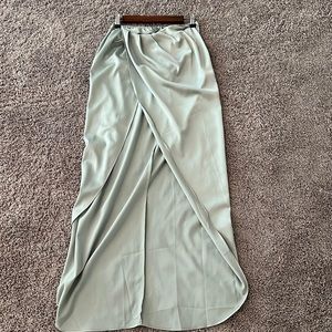 Silk skirt with Split